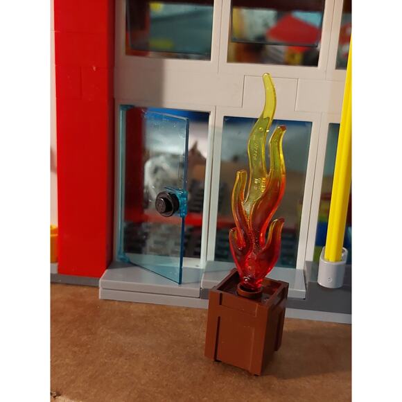 FIRE STATION & 3Vehicles LEGO CITY Set #60004 100% COMPLETE + ALL 5 Instructions - Picture 11 of 16